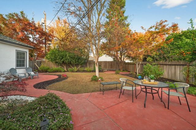 1319 Robertson Way, Sacramento, CA 95818