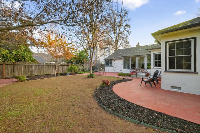1319 Robertson Way, Sacramento, CA 95818
