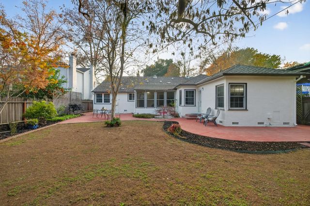 1319 Robertson Way, Sacramento, CA 95818