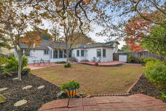 1319 Robertson Way, Sacramento, CA 95818