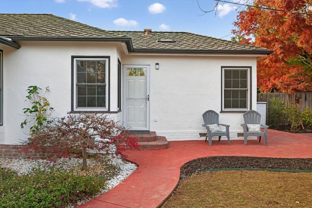 1319 Robertson Way, Sacramento, CA 95818