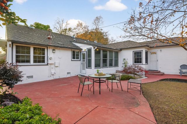 1319 Robertson Way, Sacramento, CA 95818