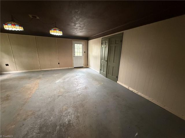 3622 Lower Lake Road, Thomasville, NC 27360