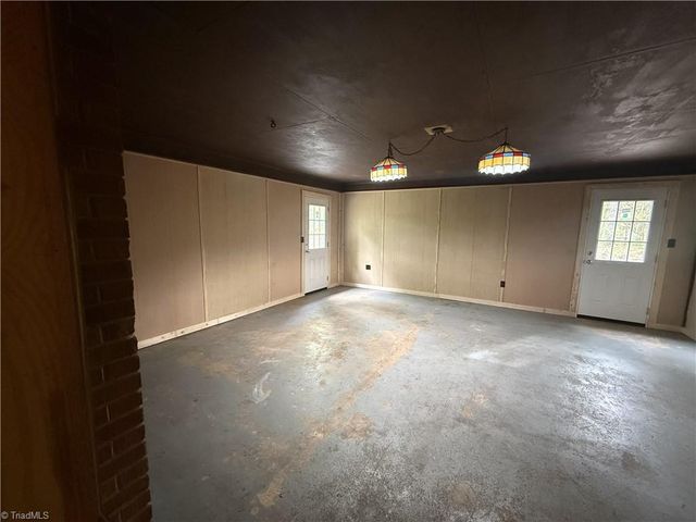 3622 Lower Lake Road, Thomasville, NC 27360