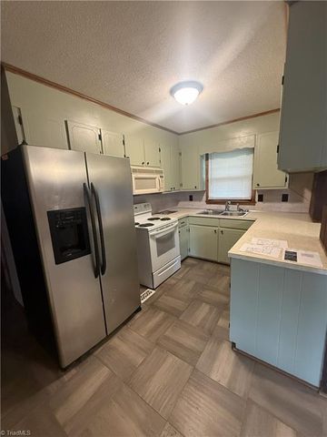 3622 Lower Lake Road, Thomasville, NC 27360