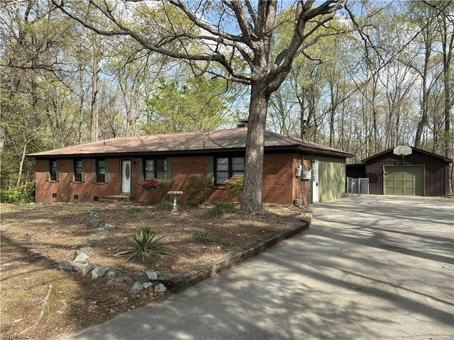 3622 Lower Lake Road, Thomasville, NC 27360