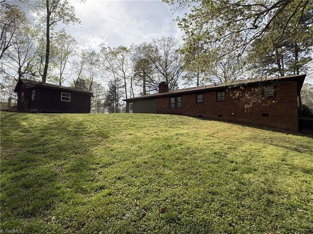 3622 Lower Lake Road, Thomasville, NC 27360