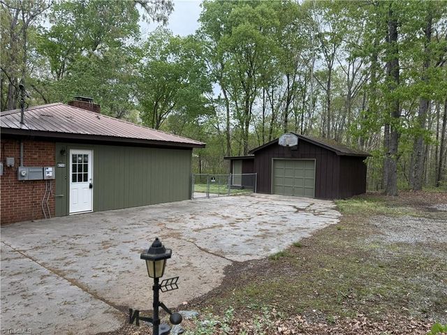 3622 Lower Lake Road, Thomasville, NC 27360