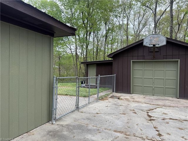 3622 Lower Lake Road, Thomasville, NC 27360
