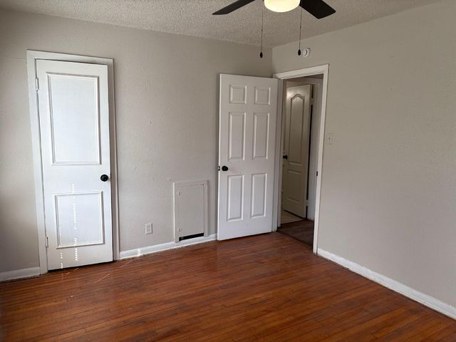 5530 Lakefield Drive, Houston, TX 77033