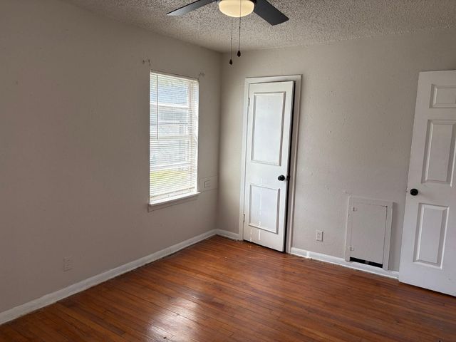 5530 Lakefield Drive, Houston, TX 77033