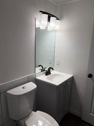 5530 Lakefield Drive, Houston, TX 77033