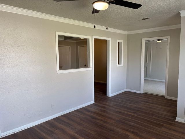 5530 Lakefield Drive, Houston, TX 77033