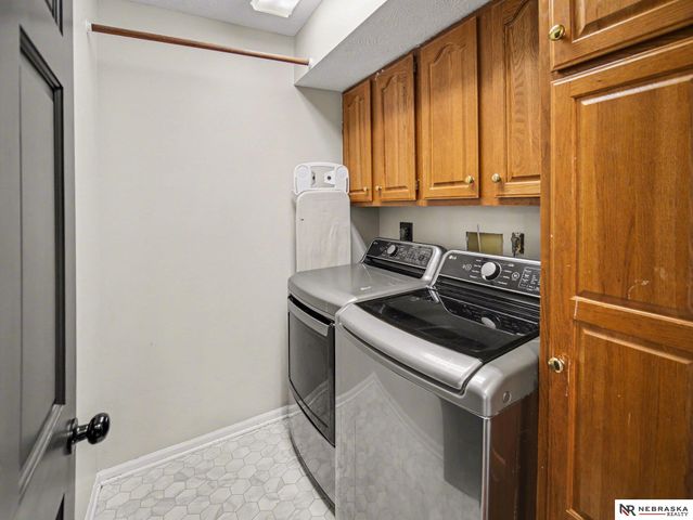 4700 Happy Hollow Lane, Lincoln, NE 68516