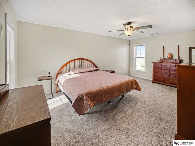 4700 Happy Hollow Lane, Lincoln, NE 68516