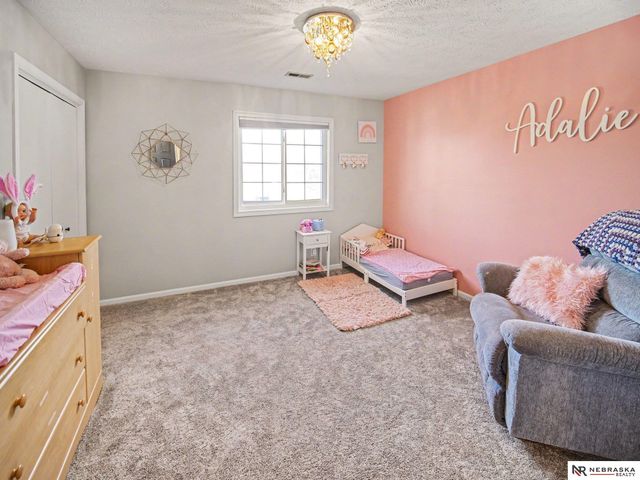 4700 Happy Hollow Lane, Lincoln, NE 68516