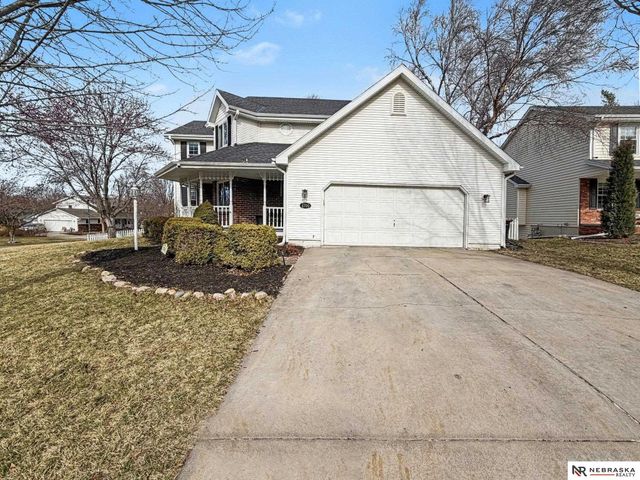 4700 Happy Hollow Lane, Lincoln, NE 68516
