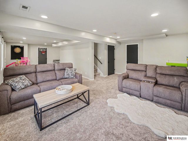 4700 Happy Hollow Lane, Lincoln, NE 68516