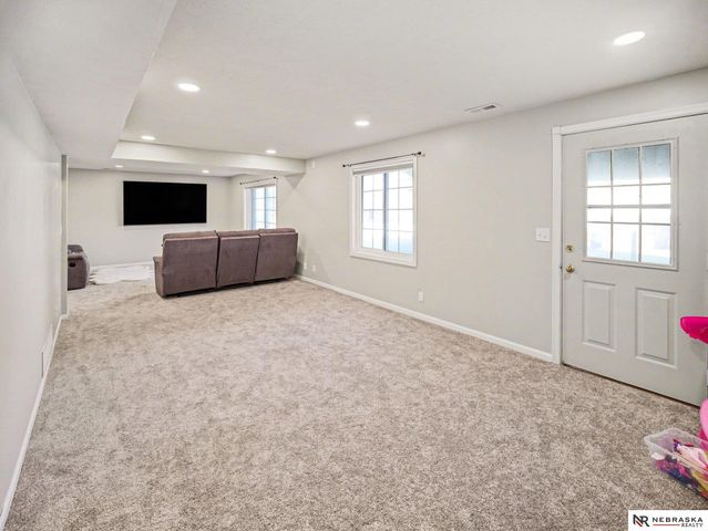 4700 Happy Hollow Lane, Lincoln, NE 68516