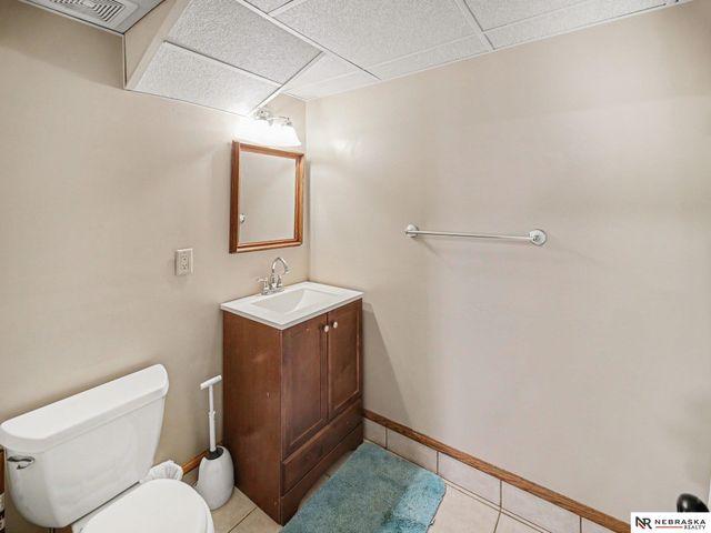 4700 Happy Hollow Lane, Lincoln, NE 68516