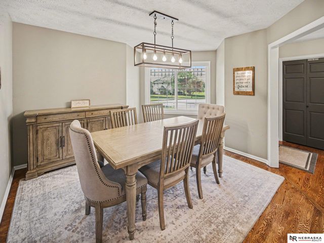 4700 Happy Hollow Lane, Lincoln, NE 68516