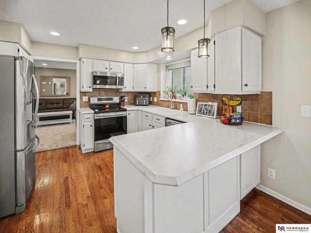 4700 Happy Hollow Lane, Lincoln, NE 68516