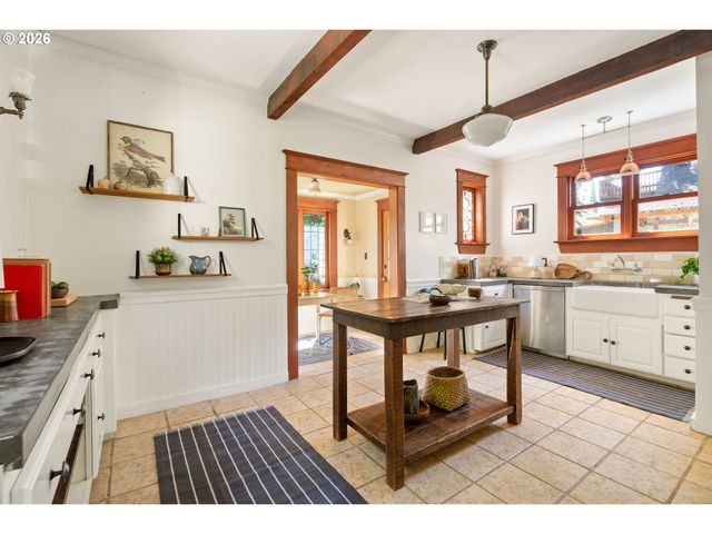 1204 Se 34TH Ave, Portland, OR 97214