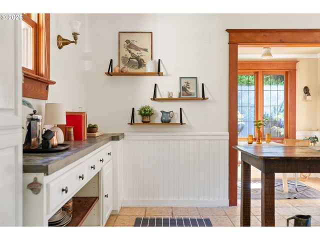 1204 Se 34TH Ave, Portland, OR 97214