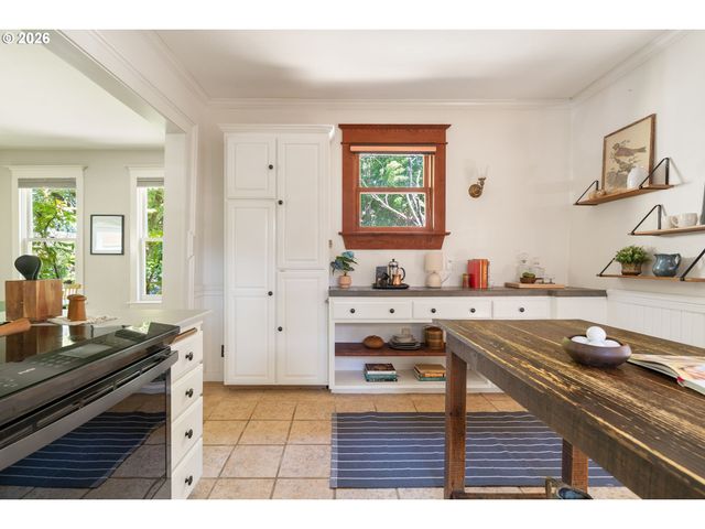 1204 Se 34TH Ave, Portland, OR 97214