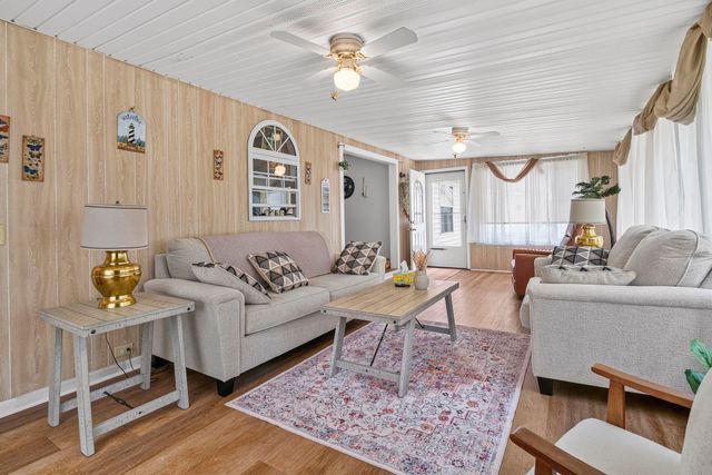 212 Captains Dr., Little River, SC 29566
