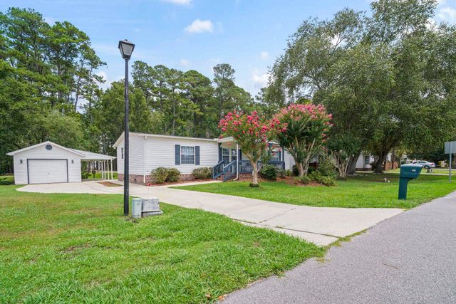 212 Captains Dr., Little River, SC 29566