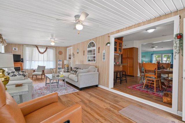 212 Captains Dr., Little River, SC 29566