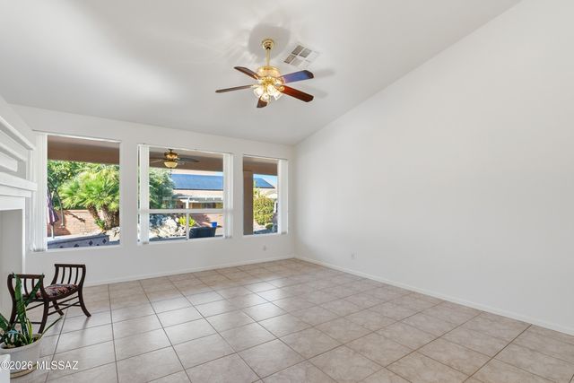 2315 E Bonita Canyon Drive, Green Valley, AZ 85614