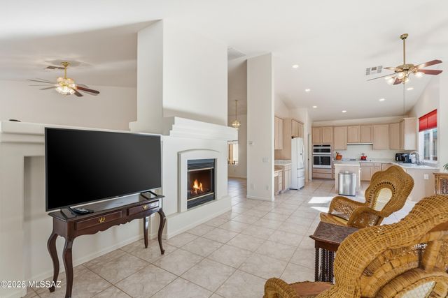 2315 E Bonita Canyon Drive, Green Valley, AZ 85614