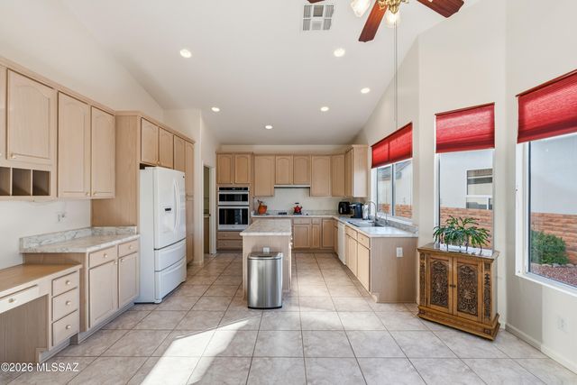 2315 E Bonita Canyon Drive, Green Valley, AZ 85614