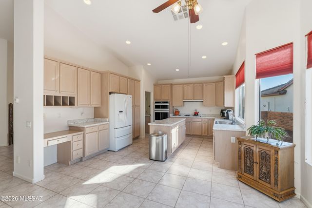 2315 E Bonita Canyon Drive, Green Valley, AZ 85614