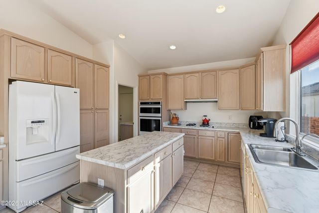 2315 E Bonita Canyon Drive, Green Valley, AZ 85614