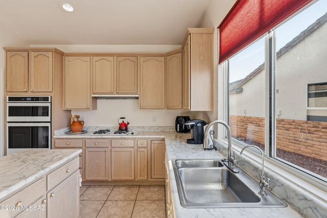 2315 E Bonita Canyon Drive, Green Valley, AZ 85614