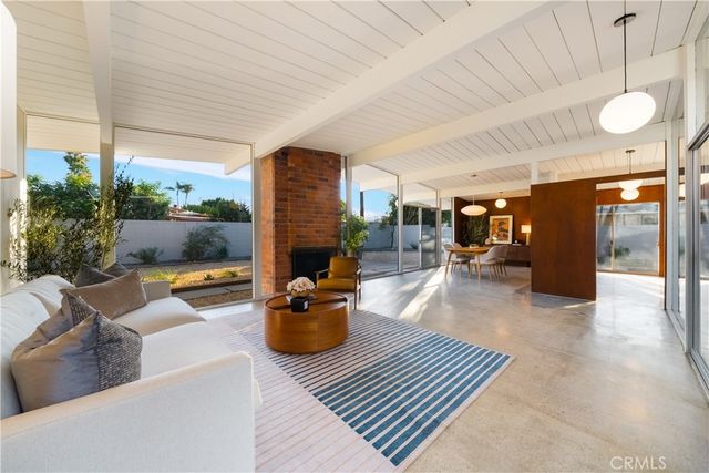 842 E Glendale, Orange, CA 92865