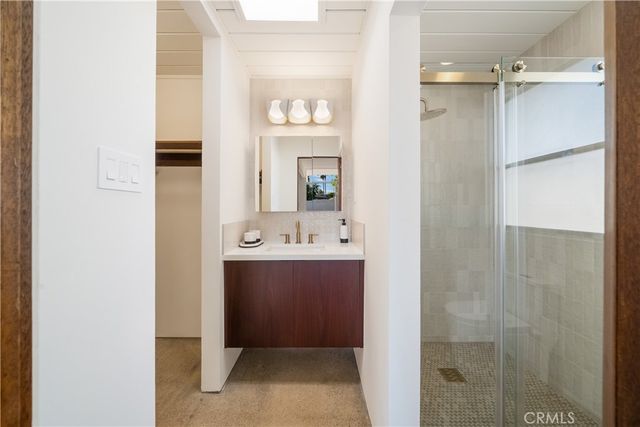842 E Glendale, Orange, CA 92865