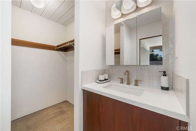 842 E Glendale, Orange, CA 92865