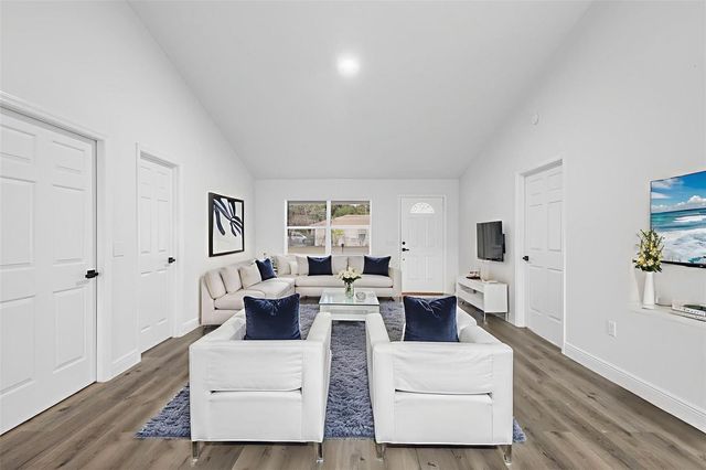 860 S GROVE STREET, Eustis, FL 32726