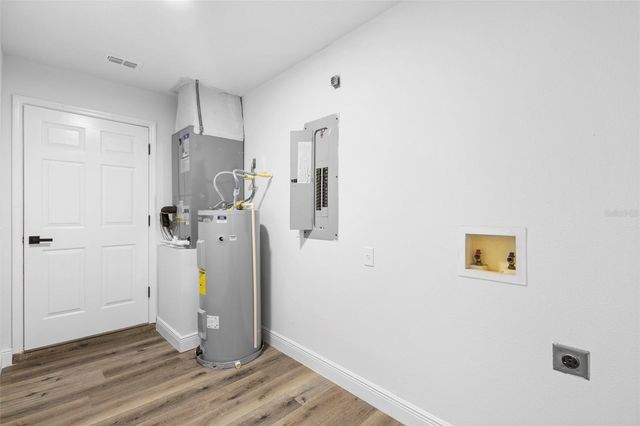 860 S GROVE STREET, Eustis, FL 32726