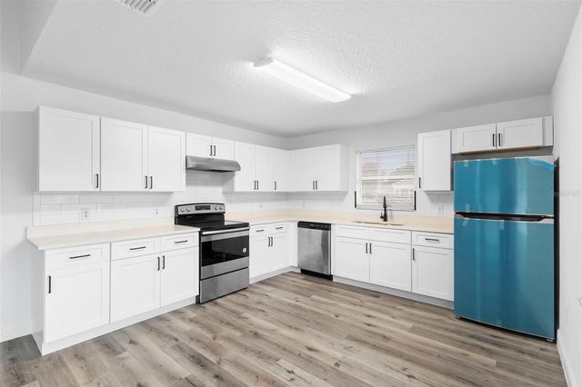 860 S GROVE STREET, Eustis, FL 32726