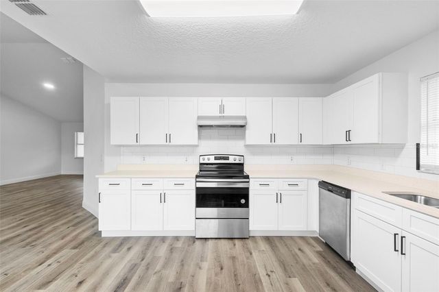 860 S GROVE STREET, Eustis, FL 32726