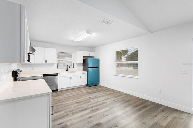 860 S GROVE STREET, Eustis, FL 32726