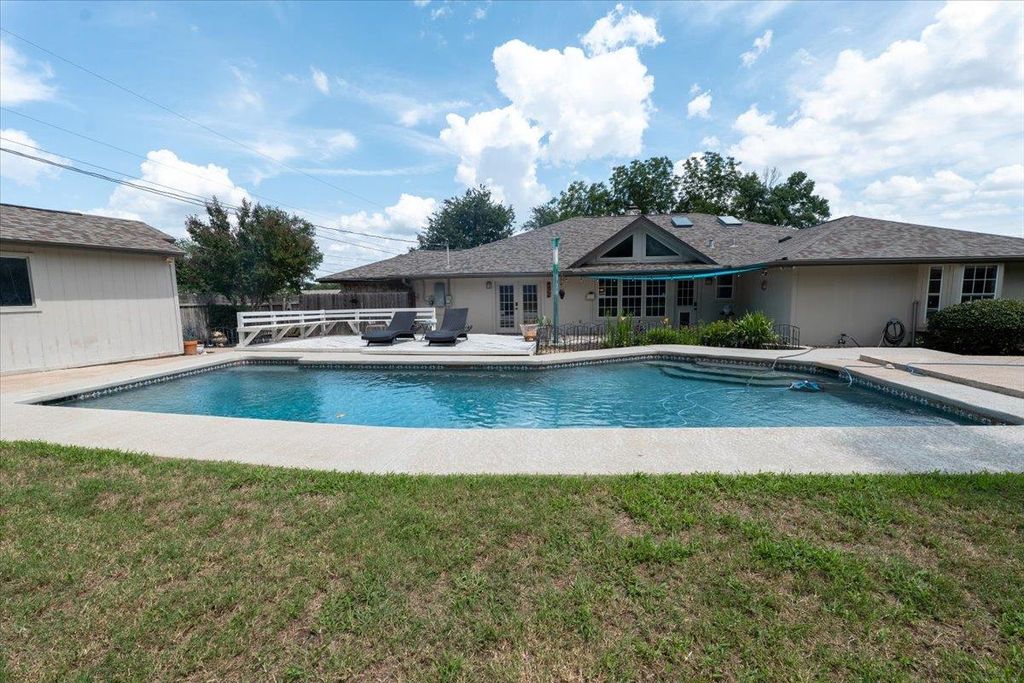 300 Las Plumas DR, Georgetown, TX 78628