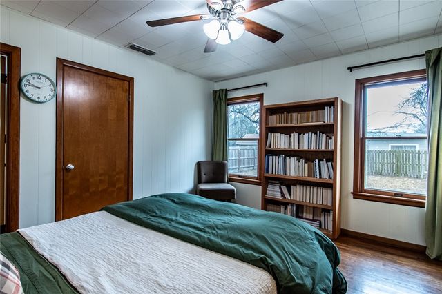 1711 N Washington St, Beeville, TX 78102