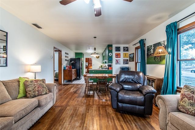 1711 N Washington St, Beeville, TX 78102