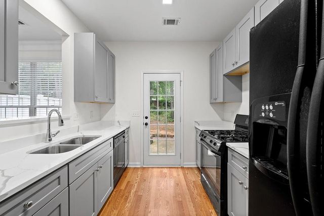 941 Abbey Park Way, Lawrenceville, GA 30044